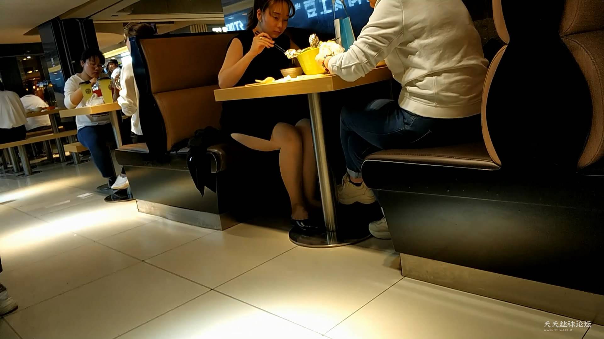 144532u214tb4146ztxqrx.jpg