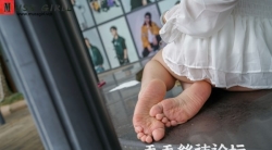 【裸足】172长腿名媛贵妇零子公园散步后被邀请拍足（2）【81P】